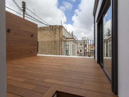 175m² penthouse with 18m² terrace for rent in Sant Francesc