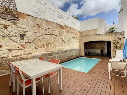 216m² house / villa with 60m² garden for sale in Ciutadella