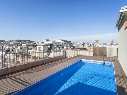 135m² penthouse with 70m² terrace for sale in Eixample Right