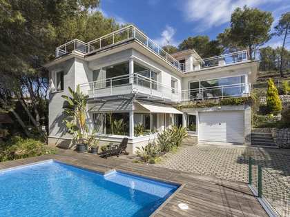 huis / villa van 326m² te koop met 185m² terras in Olivella