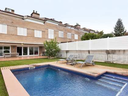 Huis / villa van 331m² te koop met 175m² Tuin in Sant Cugat