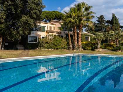 Casa / vila de 650m² with 6,150m² Jardim à venda em Canet de Mar