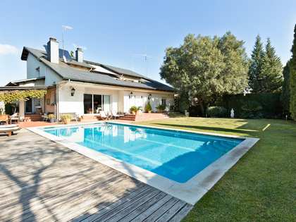 800m² house / villa with 783m² garden for sale in Mirasol