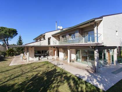 Casa / Vila de 1,238m&sup2; &agrave; venda em Sant Cugat, Barcelona