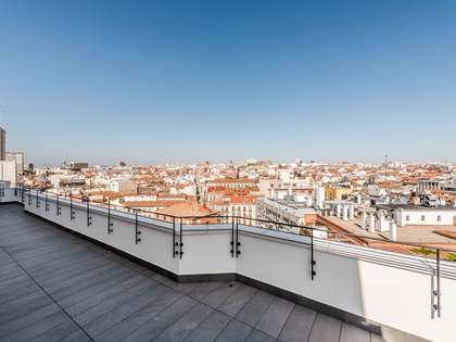 245m&sup2; Penthouse with 78m&sup2; terrace for sale in Sol, Madrid