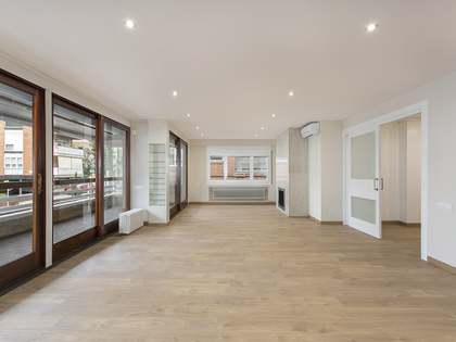 220m&sup2; Apartment with 30m&sup2; terrace for rent in Tres Torres