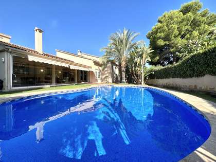 Casa / vil·la de 375m² en venda a Playa Muchavista, Alicante