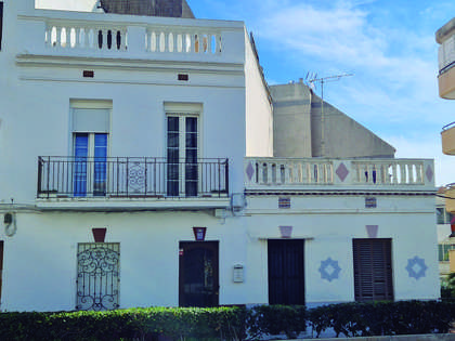 122m² house / villa with 50m² terrace for sale in Sitges Town