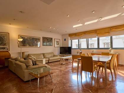 Appartamento di 196m² in vendita a Sant Francesc, Valencia