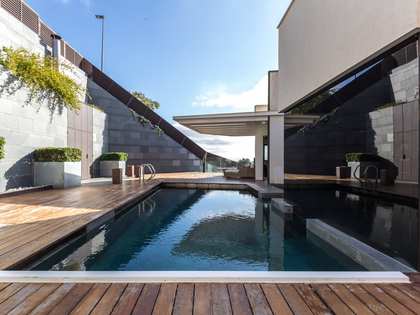 750m² house / villa for sale in Esplugues, Barcelona