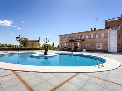 Casa / Vila de 757m&sup2; with 2,000m&sup2; Jardim &agrave; venda em B&eacute;tera