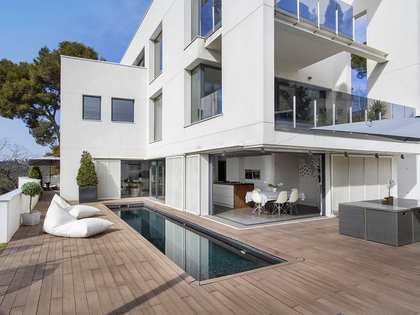 650m² house / villa with 200m² terrace for rent in Vallvidrera