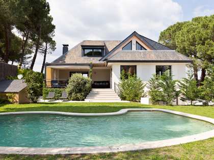 Casa / villa de 468m² con 951m² de jardín en venta en Sant Cugat