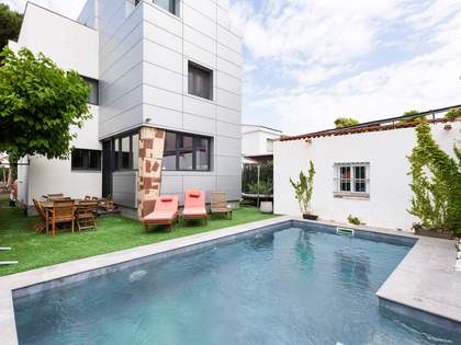 Maison / villa de 270m² a vendre à La Pineda, Barcelona