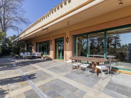 725m² hus/villa till salu i Aravaca, Madrid