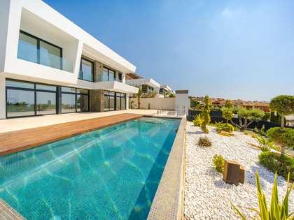 Casa / vil·la de 477m² en venda a Finestrat, Alicante