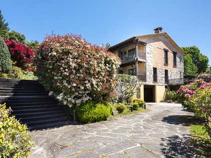 Casa / vil·la de 329m² en venda a Pontevedra, Galicia
