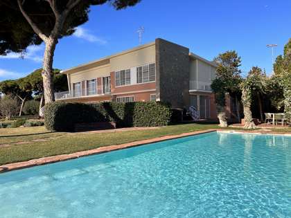 Huis / villa van 1,644m² te koop met 40,000m² Tuin in Mataro