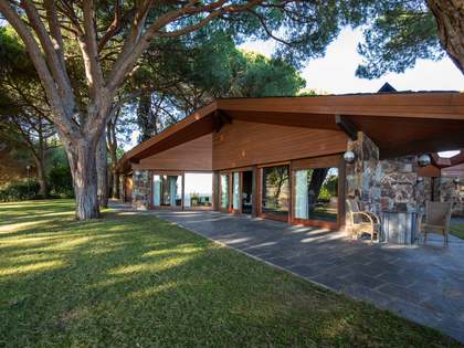 Huis / villa van 726m² te koop met 6,500m² Tuin in Sant Andreu de Llavaneres