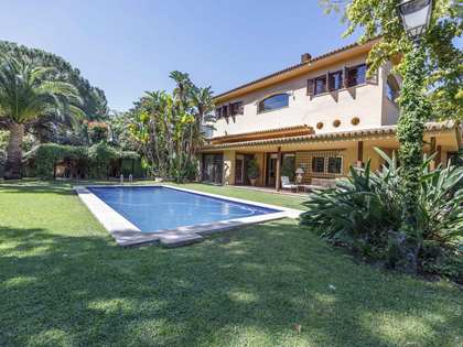 Huis / villa van 391m² te koop in Godella / Rocafort