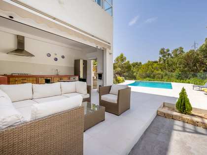 530m² house / villa with 100m² terrace for sale in Altea Town