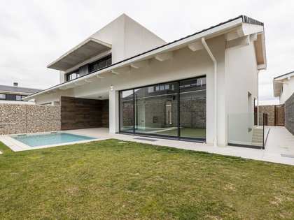 364m² haus / villa mit 100m² garten zum Verkauf in Boadilla Monte