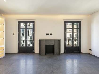 155m² penthouse with 26m² terrace for sale in Eixample Left
