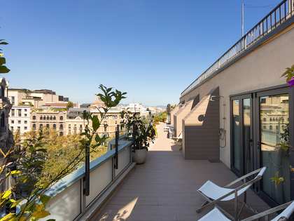 200m² penthouse with 100m² terrace for sale in Eixample Right