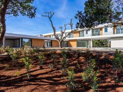1,800m² house / villa with 9,200m² garden for prime sale in La Moraleja