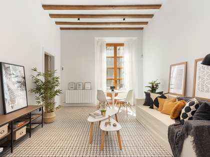 81m² apartment with 8m² terrace for sale in El Born