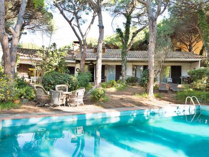 Дом / вилла 441m² на продажу в La Pineda, Барселона