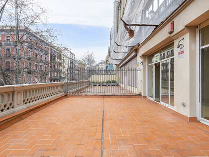 200m² apartment with 40m² terrace for rent in Eixample Right
