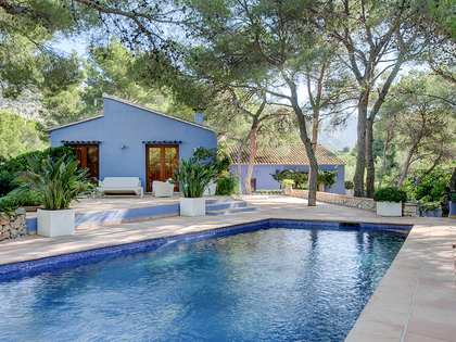 350m² house / villa with 23,000m² garden for sale in La Sella
