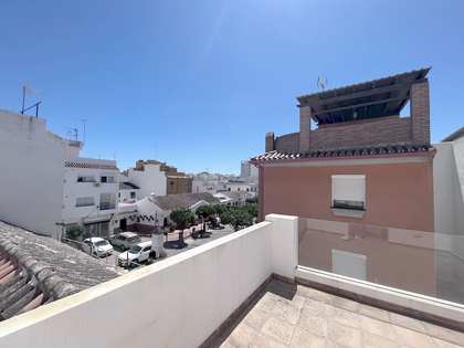 134m² house / villa with 22m² terrace for sale in Estepona