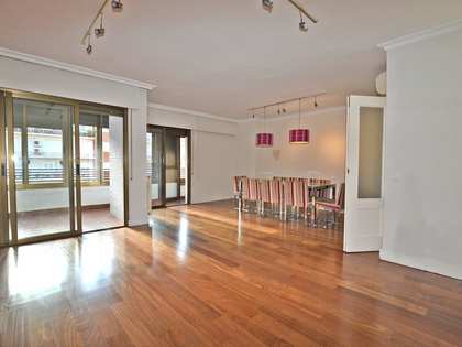 210m² apartment with 10m² terrace for sale in Sevilla