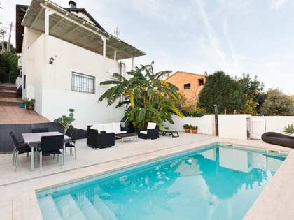 245m² house / villa for sale in Montemar, Barcelona