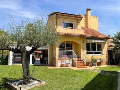 Casa / vil·la de 347m² en venda a Bétera, València