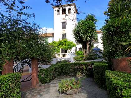 962m² castle / palace with 3,937m² terrace for sale in Axarquia