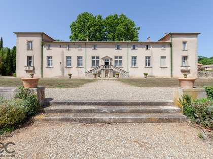 Castello / palazzo di 4,000m² in vendita a South France