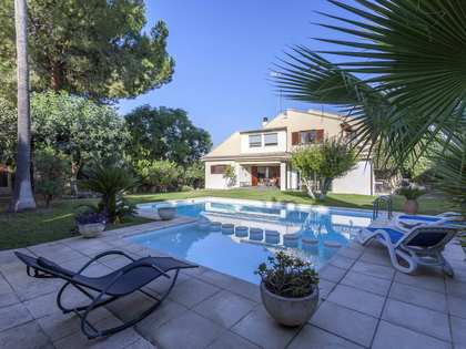 Huis / villa van 304m² te koop in La Cañada, Valencia