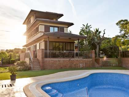 Casa / villa di 493m² in affitto a Viladecans, Barcellona