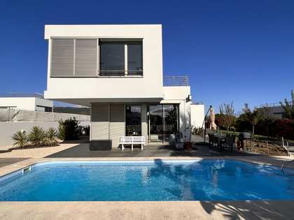 Casa / villa de 311m² con 820m² de jardín en venta en Arenys de Mar