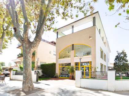 дом / вилла 465m² на продажу в La Pineda, Барселона