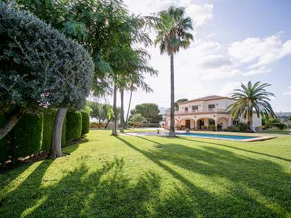 Casa / Villa di 390m&sup2; con giardino di 5,900m&sup2; in vendita a D&eacute;nia