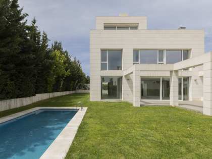 653m² hus/villa till salu i Aravaca, Madrid