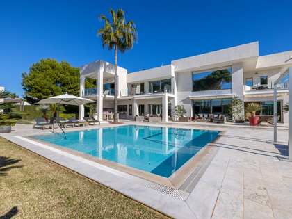 396m² house / villa with 128m² terrace for sale in Jávea