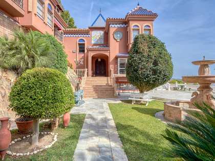 Huis / villa van 850m² te koop in El Candado, Malaga