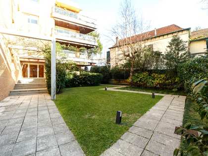 200m² apartment with 100m² terrace for sale in Porto