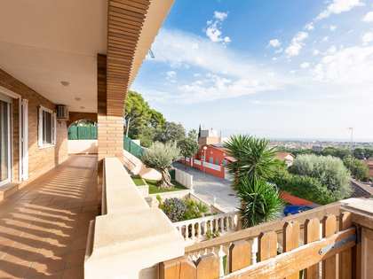 Casa / villa de 450m² en venta en Montemar, Barcelona