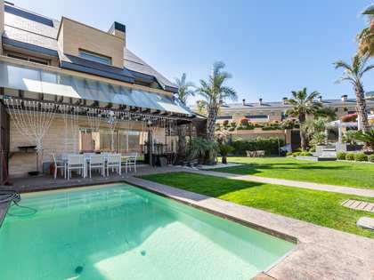 Maison / villa de 950m² a vendre à Pozuelo avec 565m² de jardin